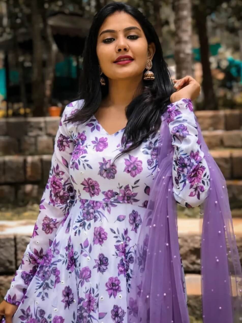 Step Into Fabulous with White Georgette Crape Digital Printed Kurta With Dupatta image 2