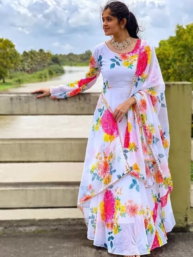 Refine Your Glow with White Georgette Digital Printed Lace Border Kurta With Dupatta image 2