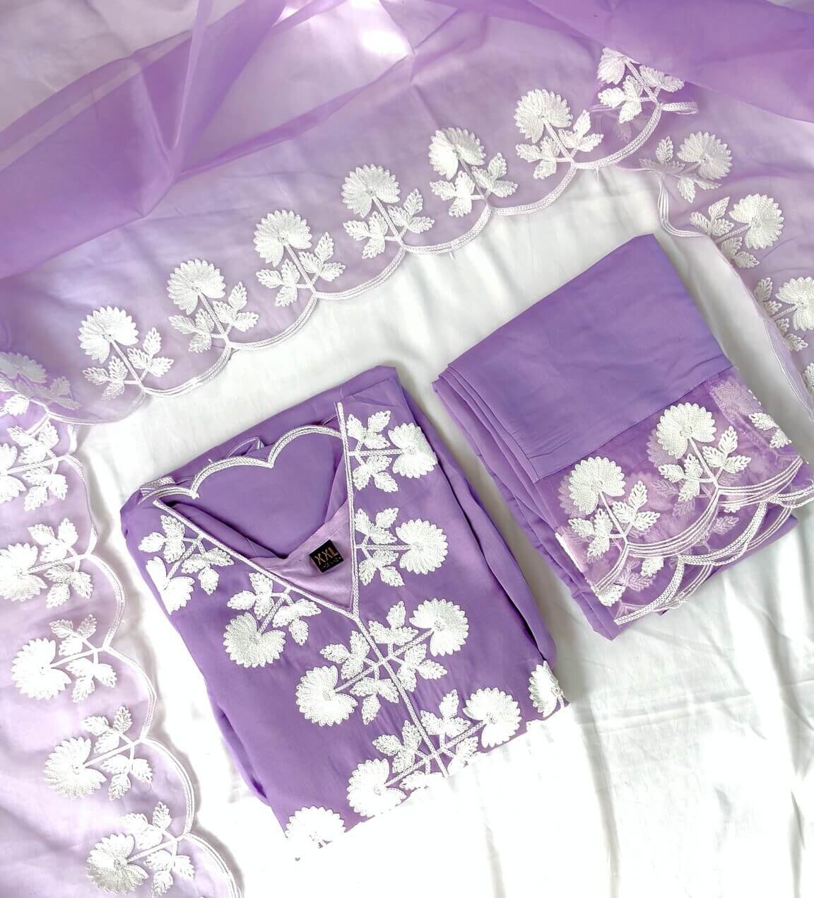 Feel the Glamour with Lavender Roman Silk Embroidered Kurta Pant Set With Dupatta image 5