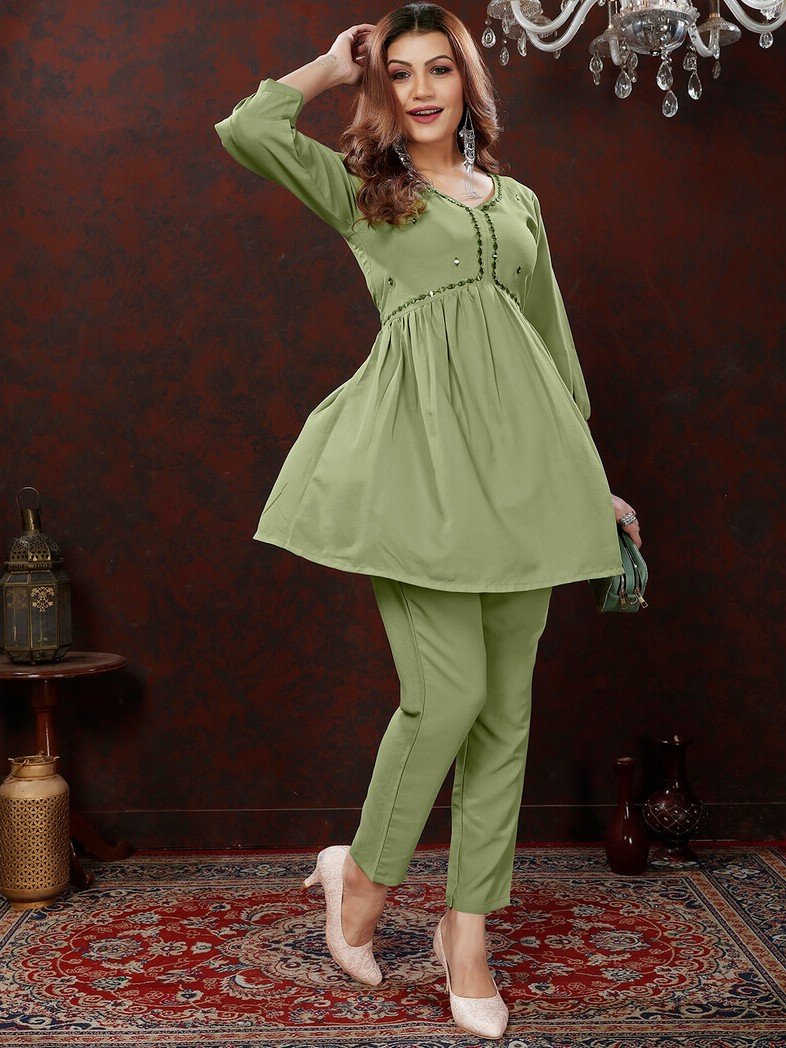 Elevate Your Aura with Green Cotton Handwork Co-Ord Set image 2