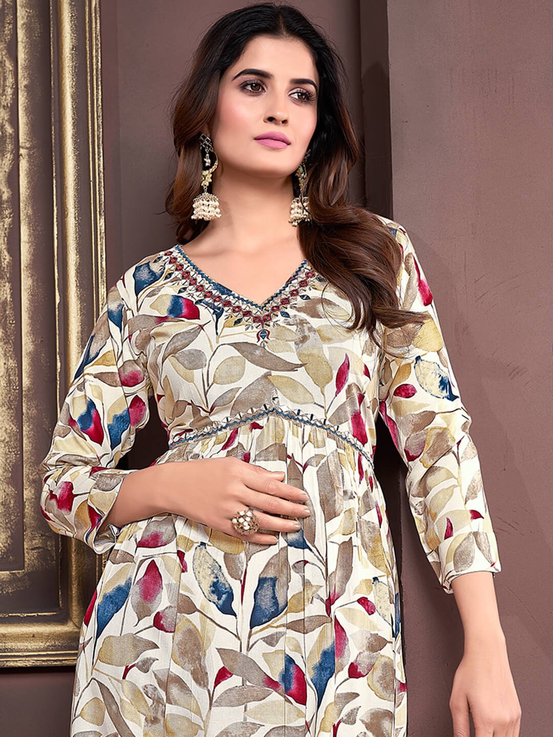 Get Stylish with Multicolor Printed Rayon Kurta Set image 3
