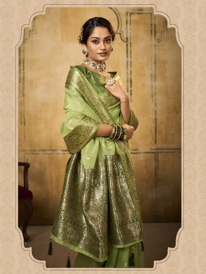 Mesmeric Green Banarasi Silk Saree With Designer Blouse Piece image 2