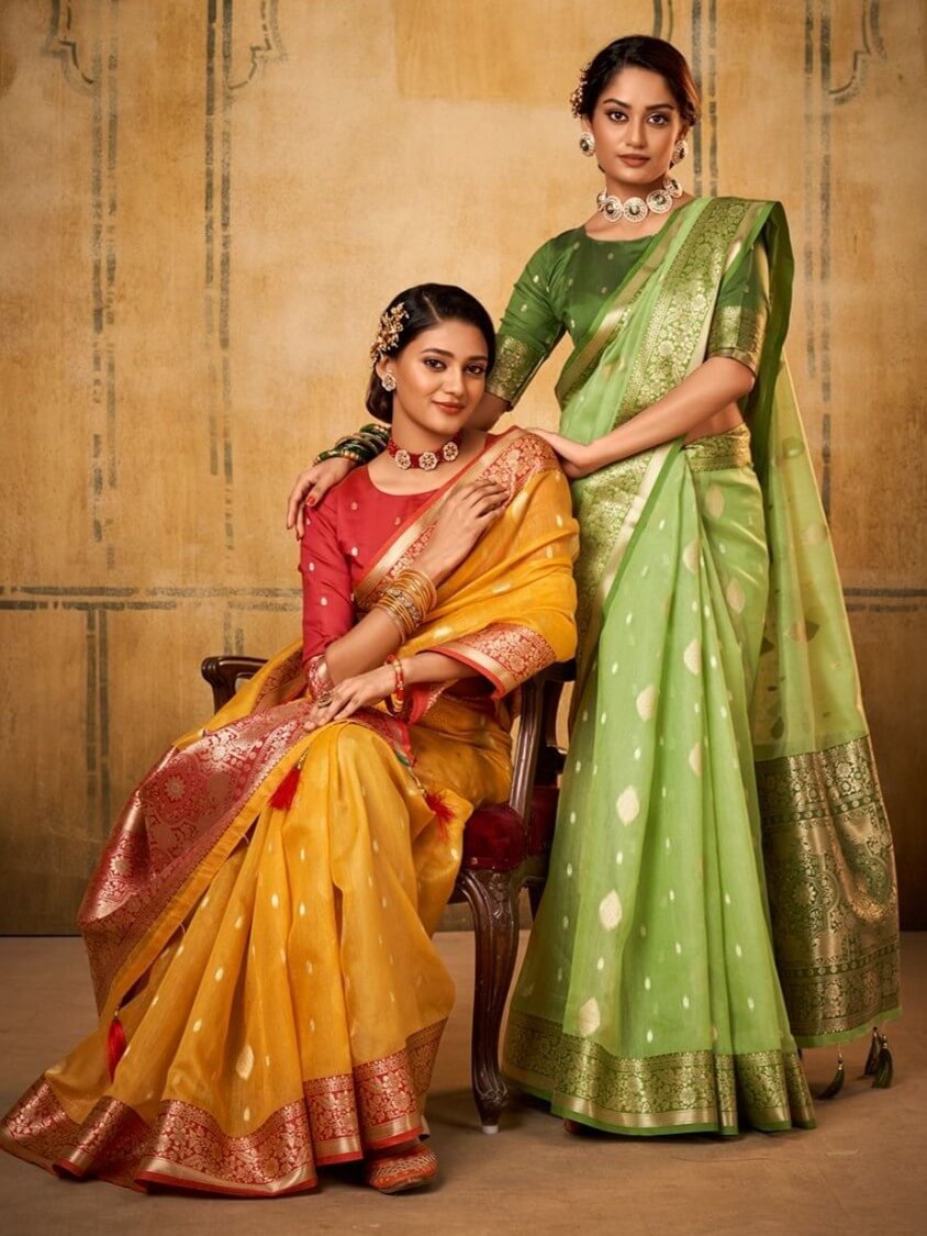 Mesmeric Green Banarasi Silk Saree With Designer Blouse Piece image 3