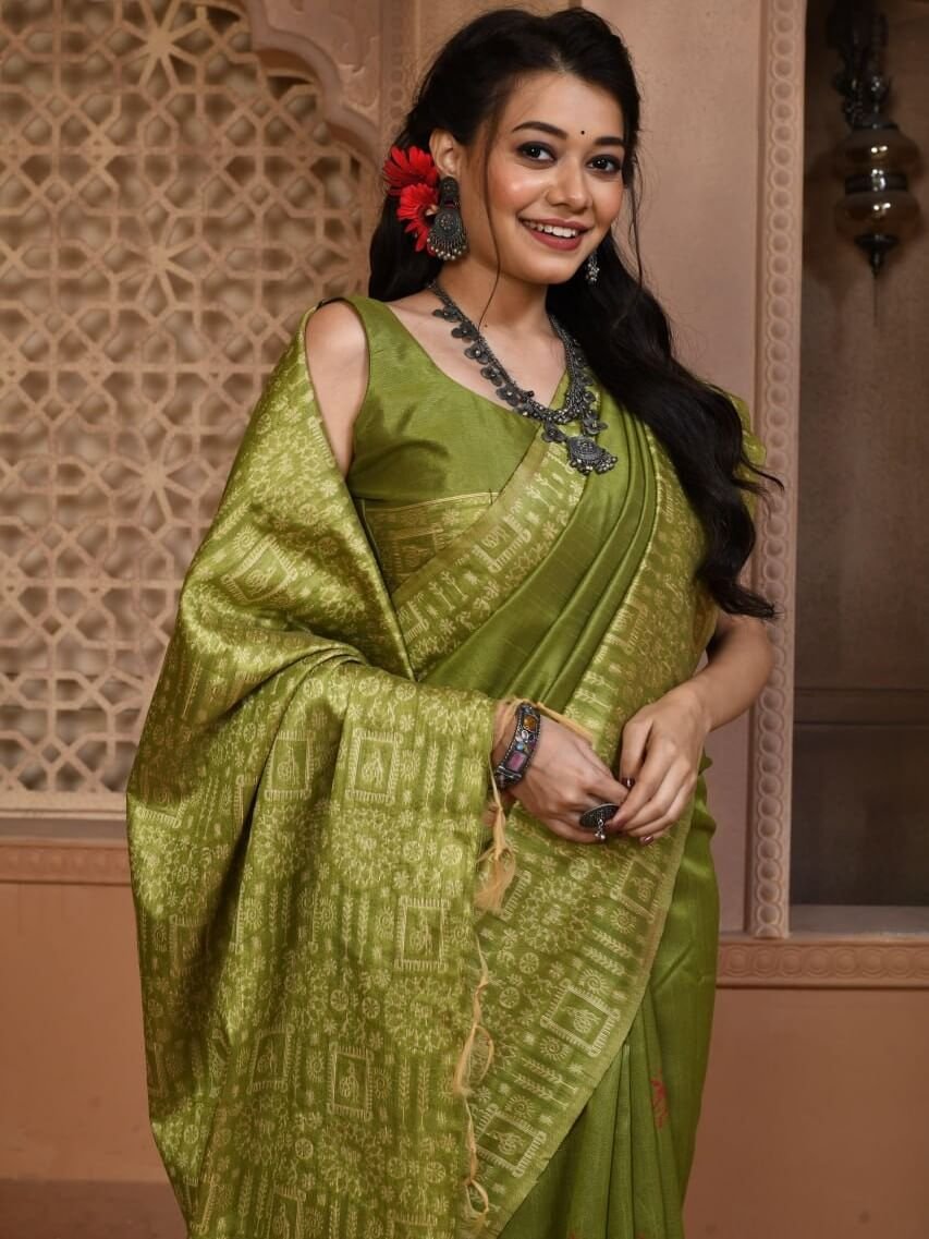 Get Stylish with Green Bangalori Handloom Raw Silk Saree With Border image 2