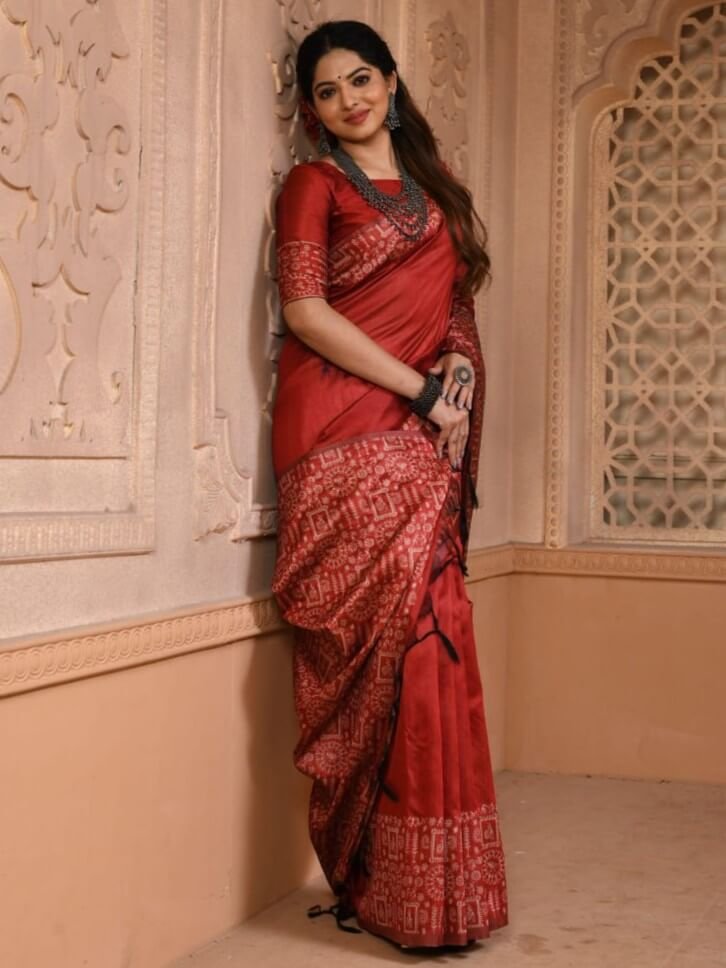 Get Your Glam On with Red Bangalori Handloom Raw Silk Saree With Border image 2