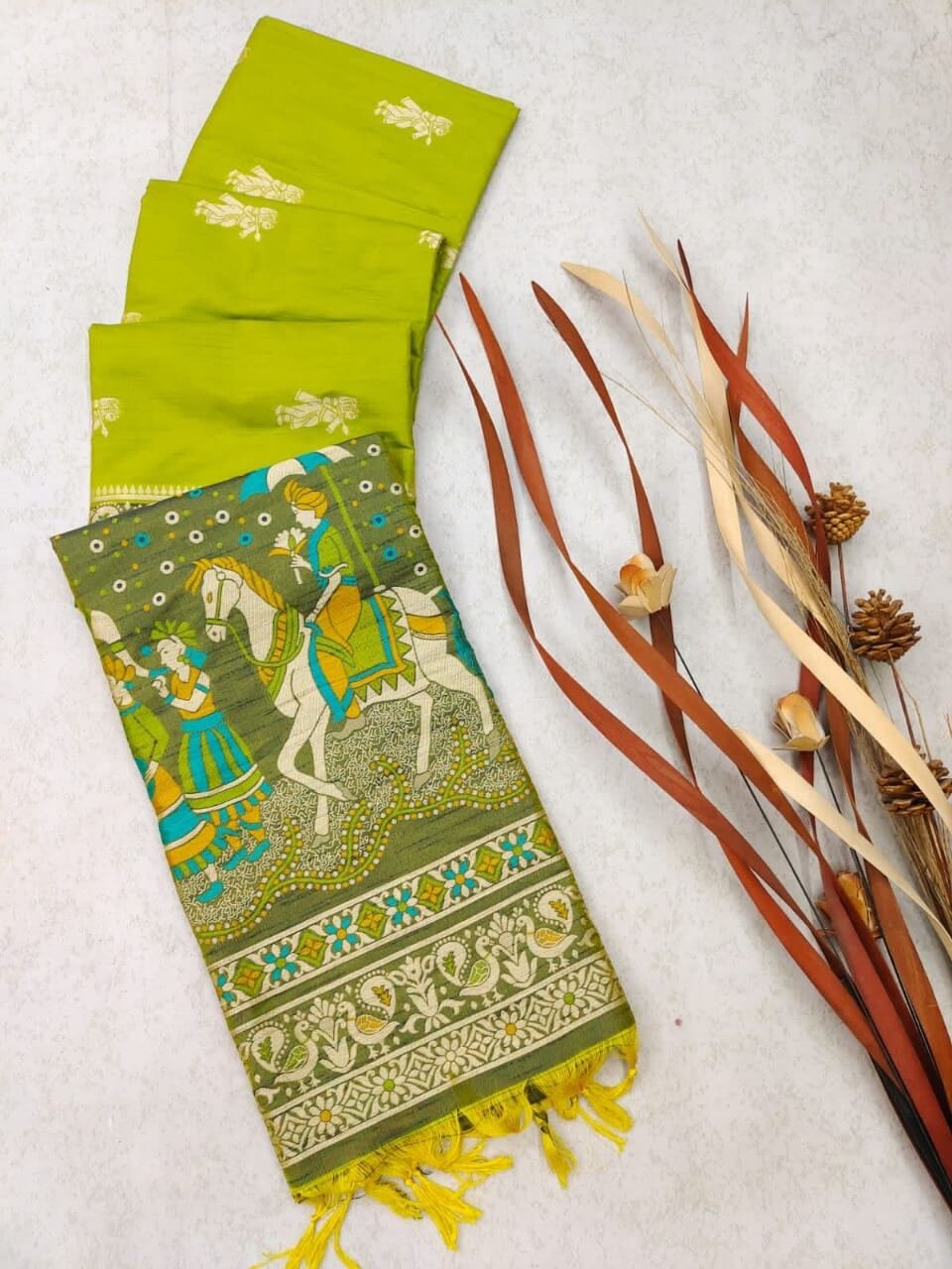 Refine Your Glow with Green Raw Silk Saree With Contrast Pallu image 2