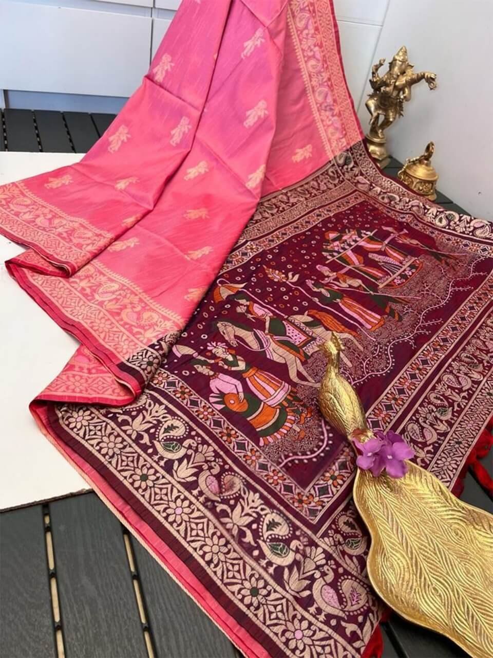 Step Into Elegance with Pink Raw Silk Saree With Contrast Pallu image 2