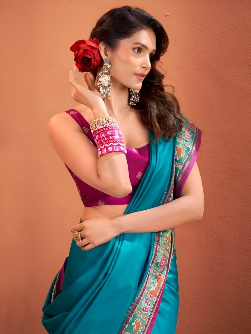 Get Your Glam On with Blue Zari Woven Banarasi Patola Silk Saree image 2