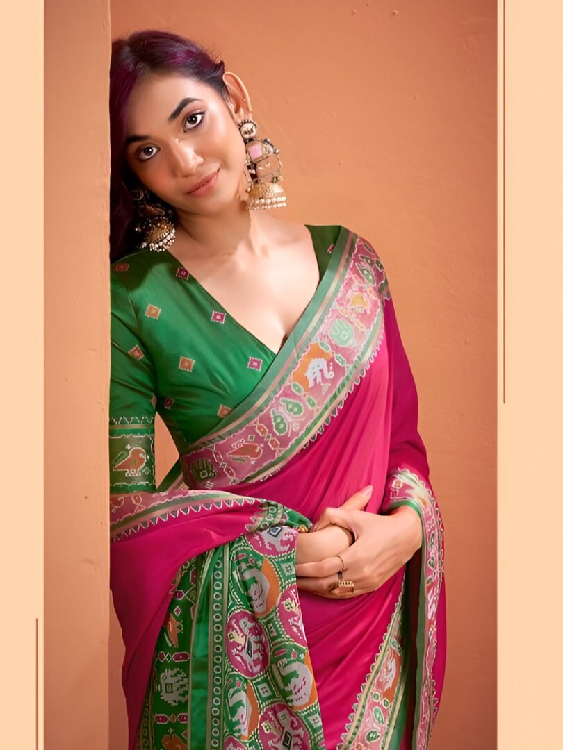 Turn Up the Glam with Magenta Pink Zari Woven Banarasi Patola Silk Saree image 3