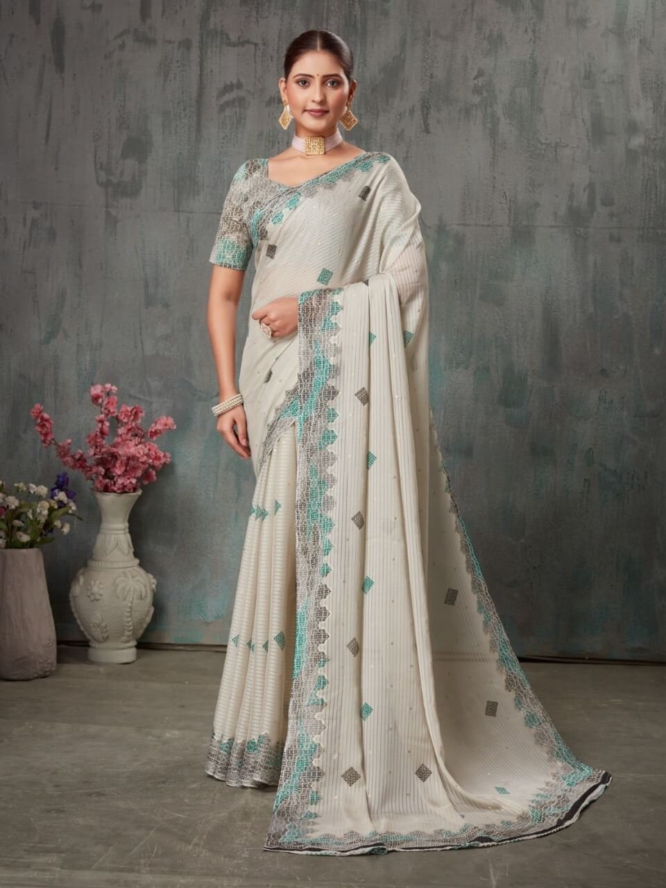 Turn Up the Glam with White Chiffon Saree With Matching Blouse Piece
